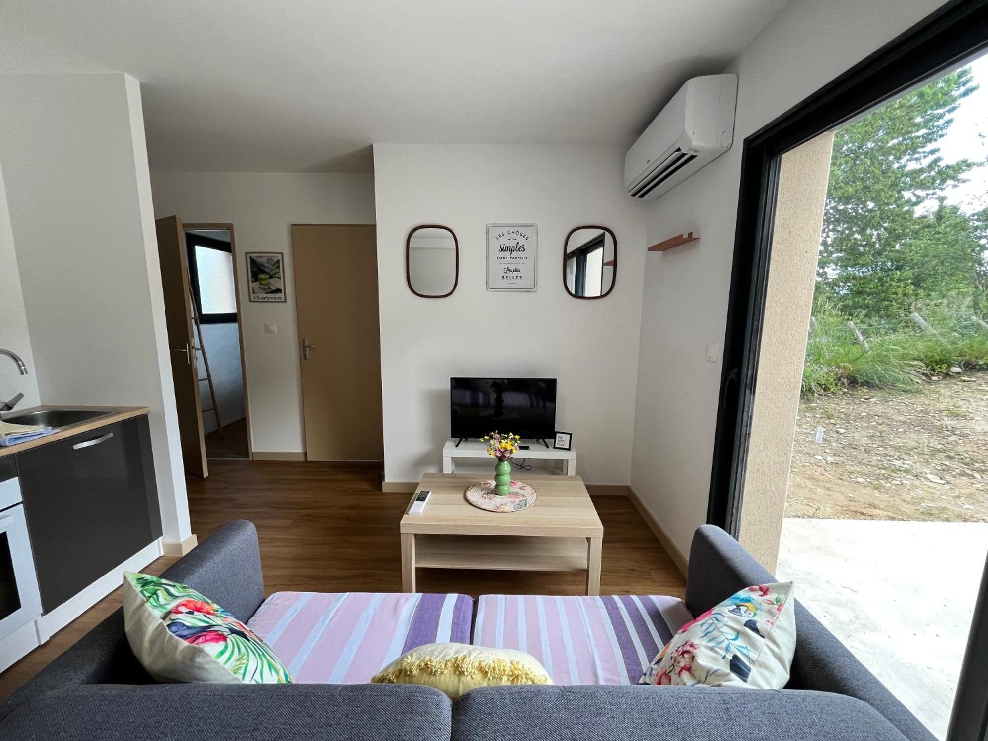 L'Escapade Dauphinoise, Gite 2 Chambres Avec Terrasse Et Clim Beaucroissant Exterior photo